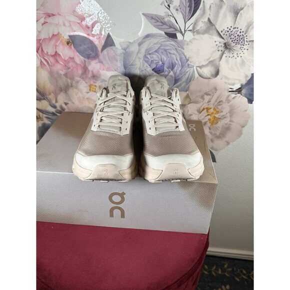 On Cloudvista Sneaker in Cream & Desert - Picture 6 of 10